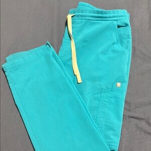 Fig scrub set size medium, good condition! Teal